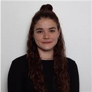 Diplômée d'un baccalauréat littéraire et d'un BTS GPN